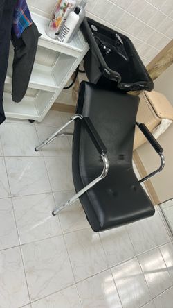 Hairstylist Shampoo Chair