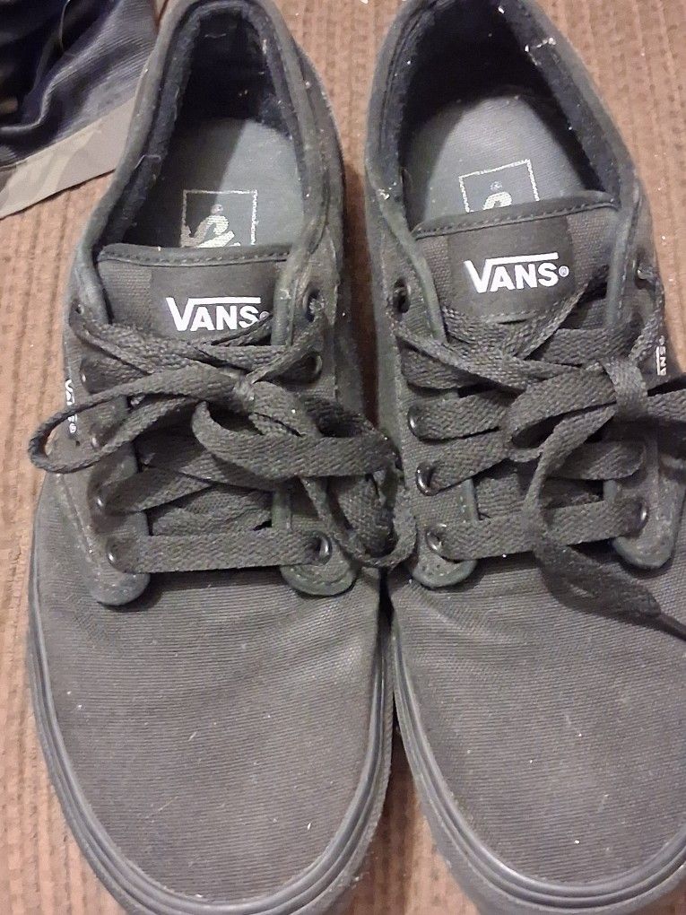 Black Vans Tennis Shoes 