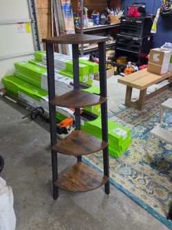 Corner shelf