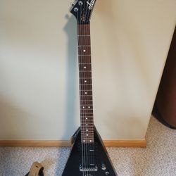 Jackson Electric Guitar With Peavey Leather Strap