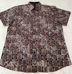 V.I.P. COLLECTION". • V.I.P. COLLECTION". • Size: Extra Large (XL). • Design & Aesthetics: 	• Features a bold, high-contrast black, tan/bronze, and wh