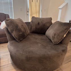 Brown Round Swivel Chair