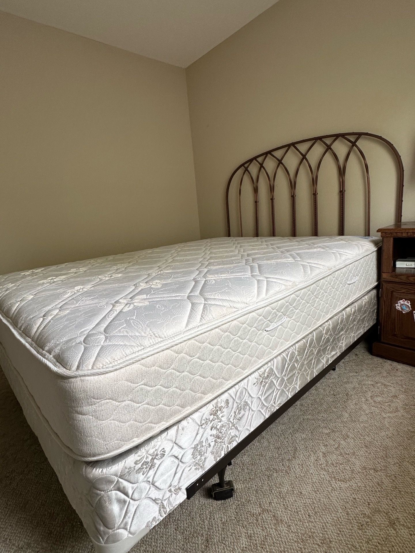 Queen size bed frame and spring box