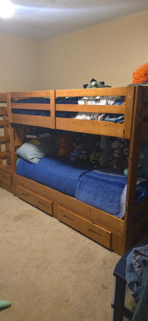 Kids Bunk Bed, Lots Of Storage