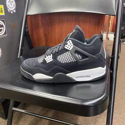Jordan 4 White Thunder size 9.5