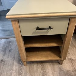 One Drawer Nightstand End Table 