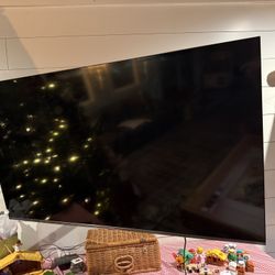 Phillips 65” 4k Qled Roku Smart Tv With Wall Mount 