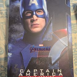 AVENGERS CAPTAIN AMERICA HOT TOYS