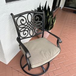 Patio Swivel Rocking Chairs (4) Hanover