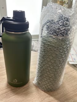 20 oz Insulated Stainless Steel Water Bottle Botella Térmica de Acero Inoxidable 20 oz