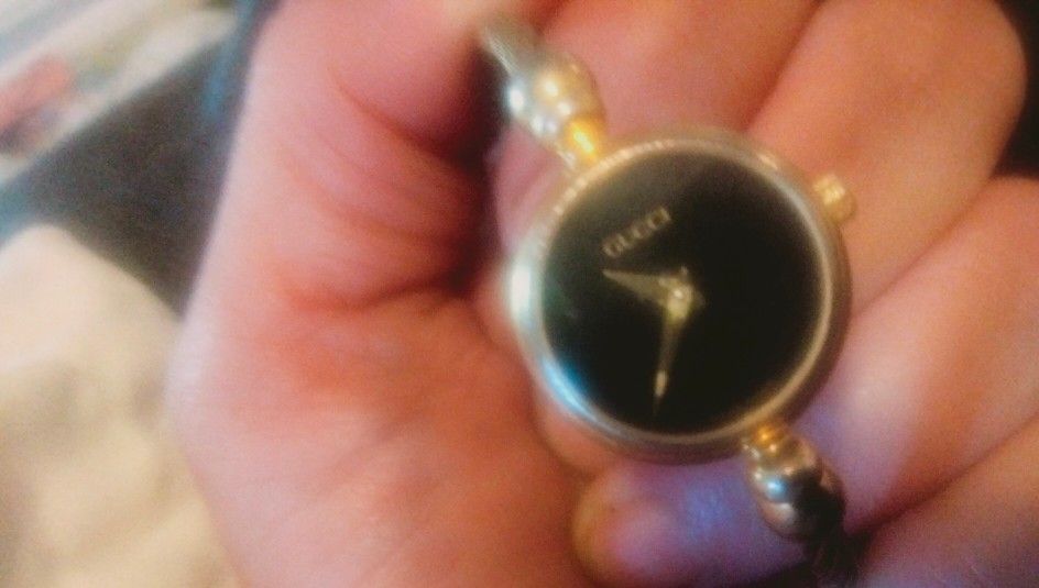 "REAL" GUCCI WOMEN'S WATCH