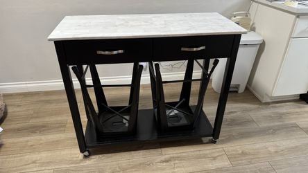Kitchen Island w/Stools