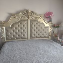 King Bed With Mattress And Covers 