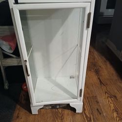 White CABINET WITH GLASS SHELF 