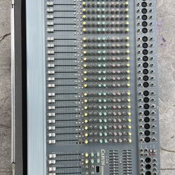 Carvin DX 2442 Mixer 