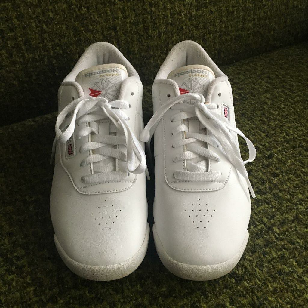 Like NEW - Reebok Ex-o-Fit Low Top Sneakers - Womens' 8
