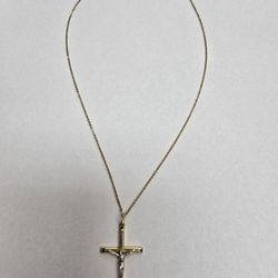 14k GOLD CHAIN WITH CROSS PENDANT.