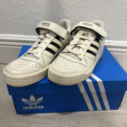 Adidas forum low white size 7 women
