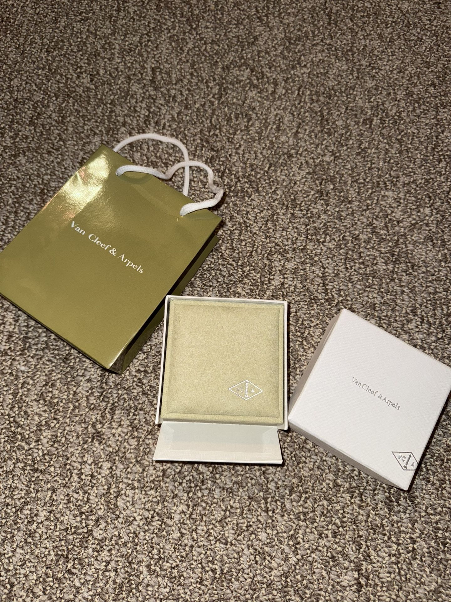 VC & Arpels Bracelet 