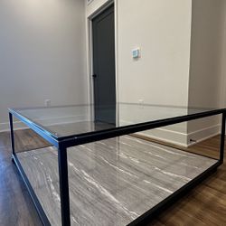 Cocktail/Coffee table 
