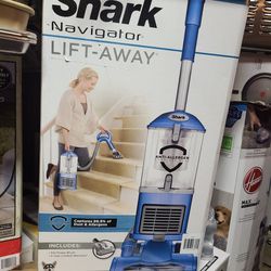 shark navigator lift away vacuum cleaner 