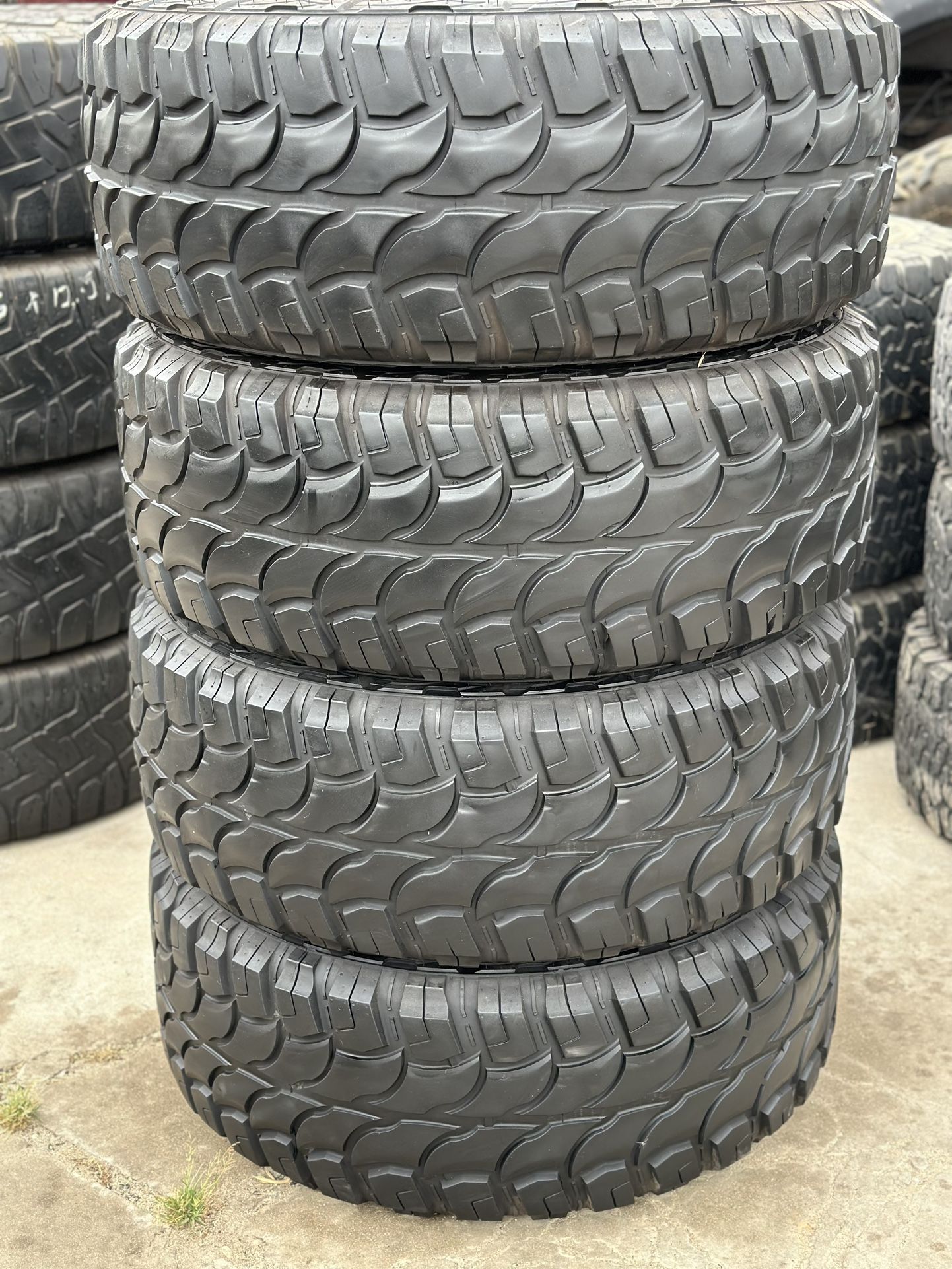 35x12.50r20
