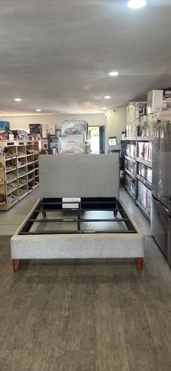 Costco Queen Upholstered Platform Bed Frame – Gray – $180