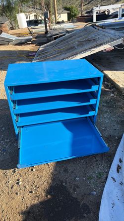 Roll away tool drawers