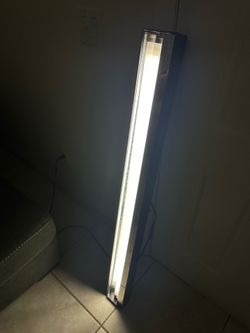 Aquarium hood light