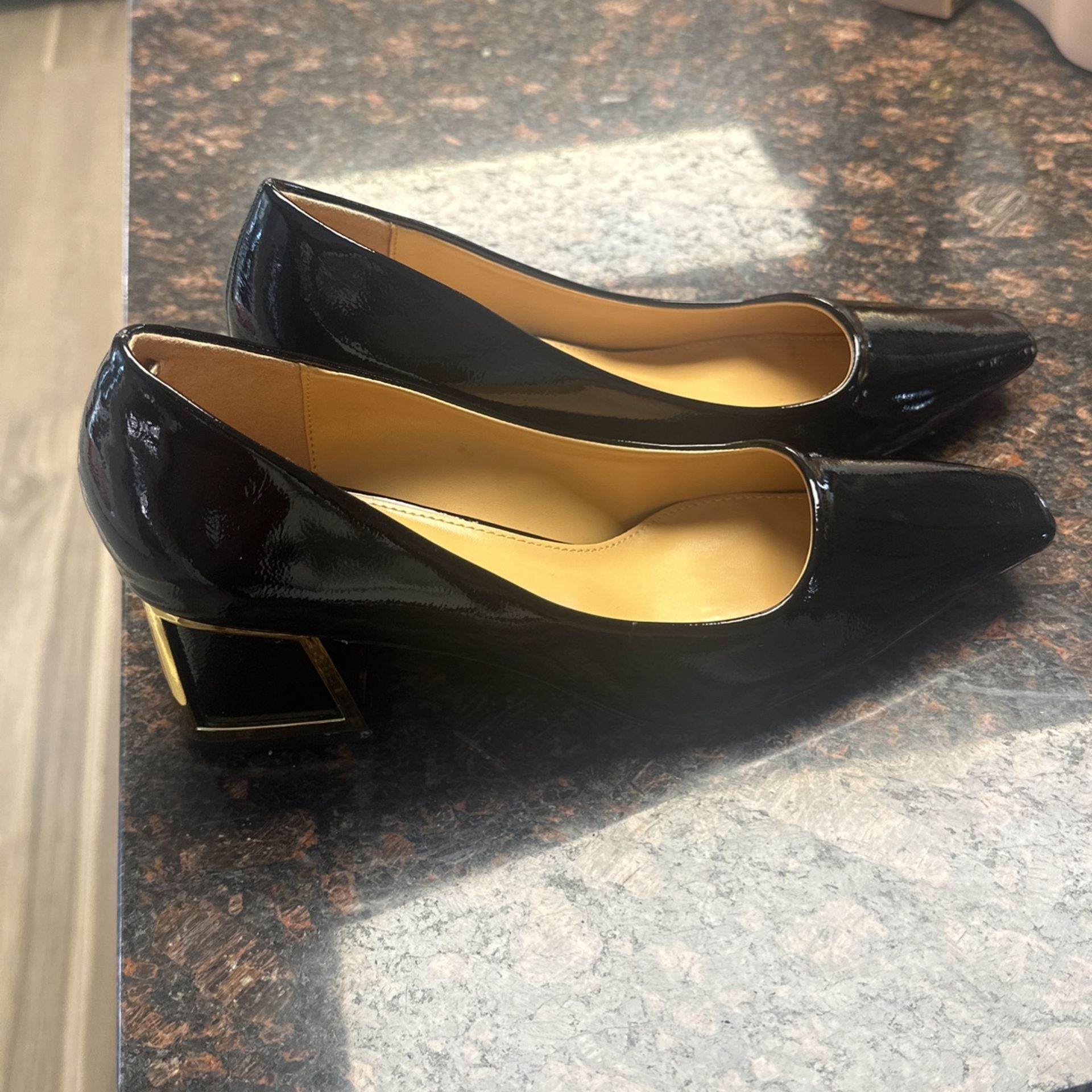 Saks Fifth Avenue Ninety Union Black Heels