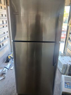 Frigidaire Refrigerator 