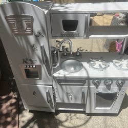 Kidkraft Vintage Toy Kitchen Pick Up In Eagle Rock