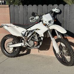 2005 Suzuki RMZ 250 PLATED/STREET LEGAL