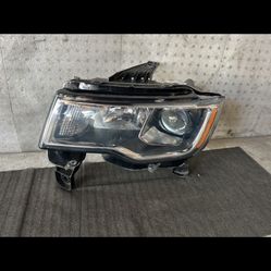 2017-2018-2019-2020-2021 Jeep Grand Cherokee Halogen Headlight Left Driver Side OEM