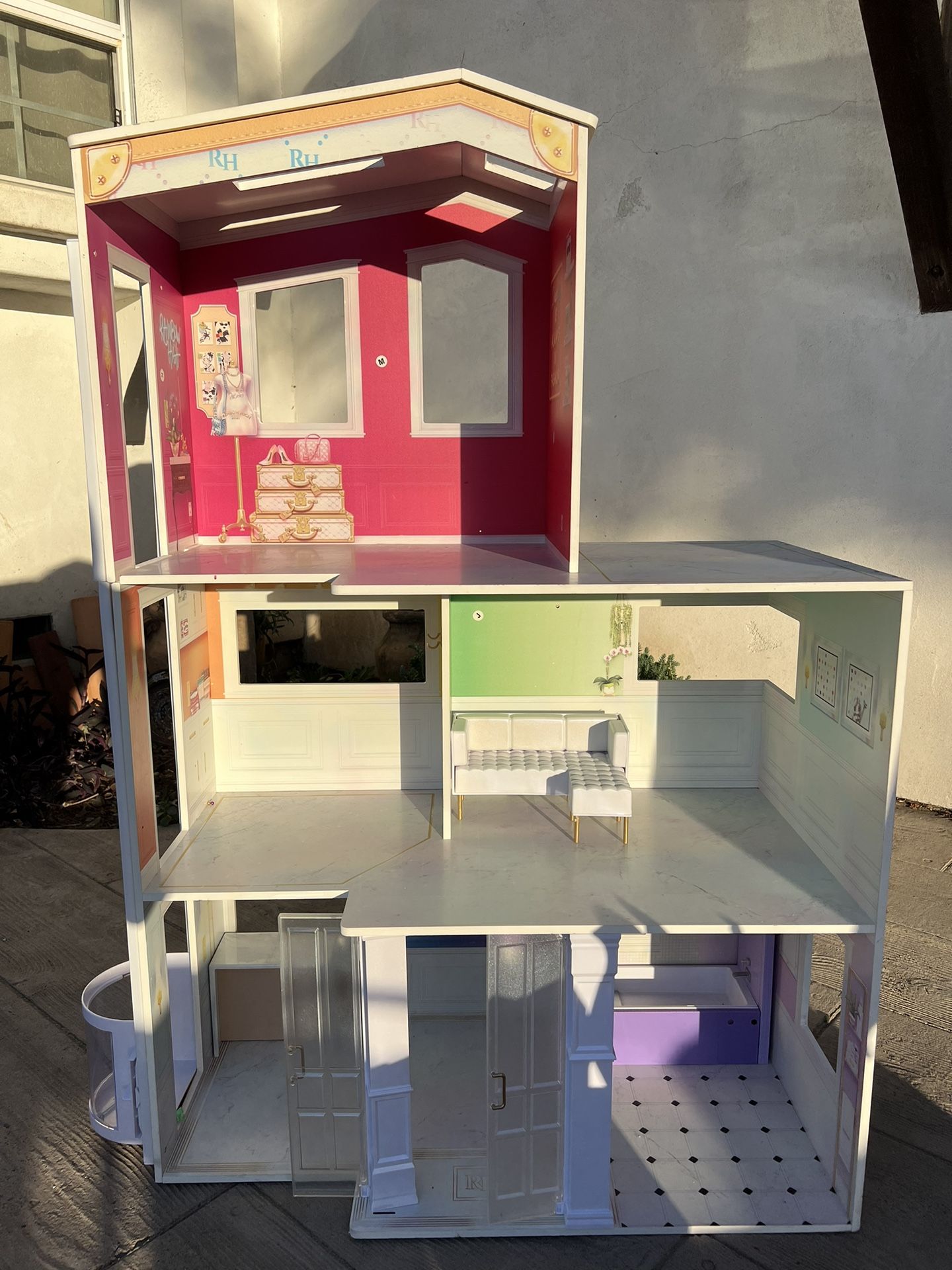 Doll house - HUGE (obo)