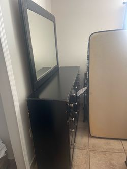 USED Queen Bedroom Set