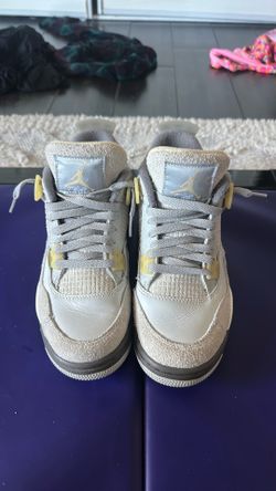 Jordan 4 Retro SE Craft Photon Dust