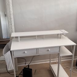 White Computer/Gaming Desk 