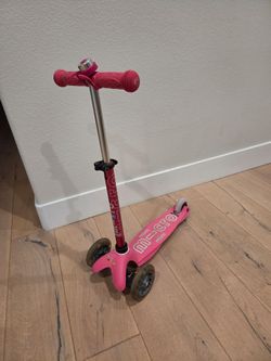 Micro Mini Scooter w/ light up wheels