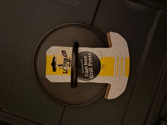 BRAND NEW CAST IRON COOKWARE