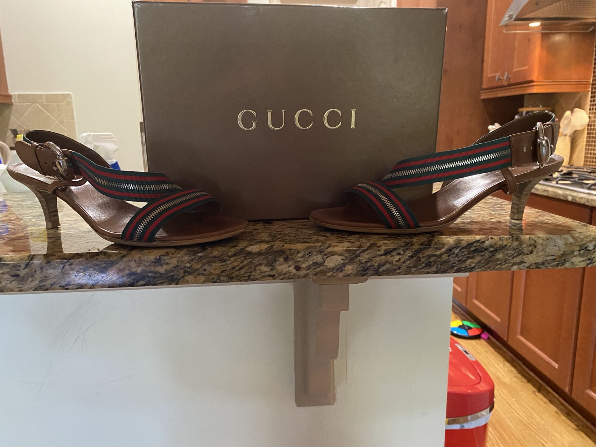 Gucci sandals Size 39