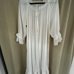 Brand New Women’s Off-White Nightgown Size L