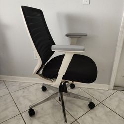 Like New Office Chair 