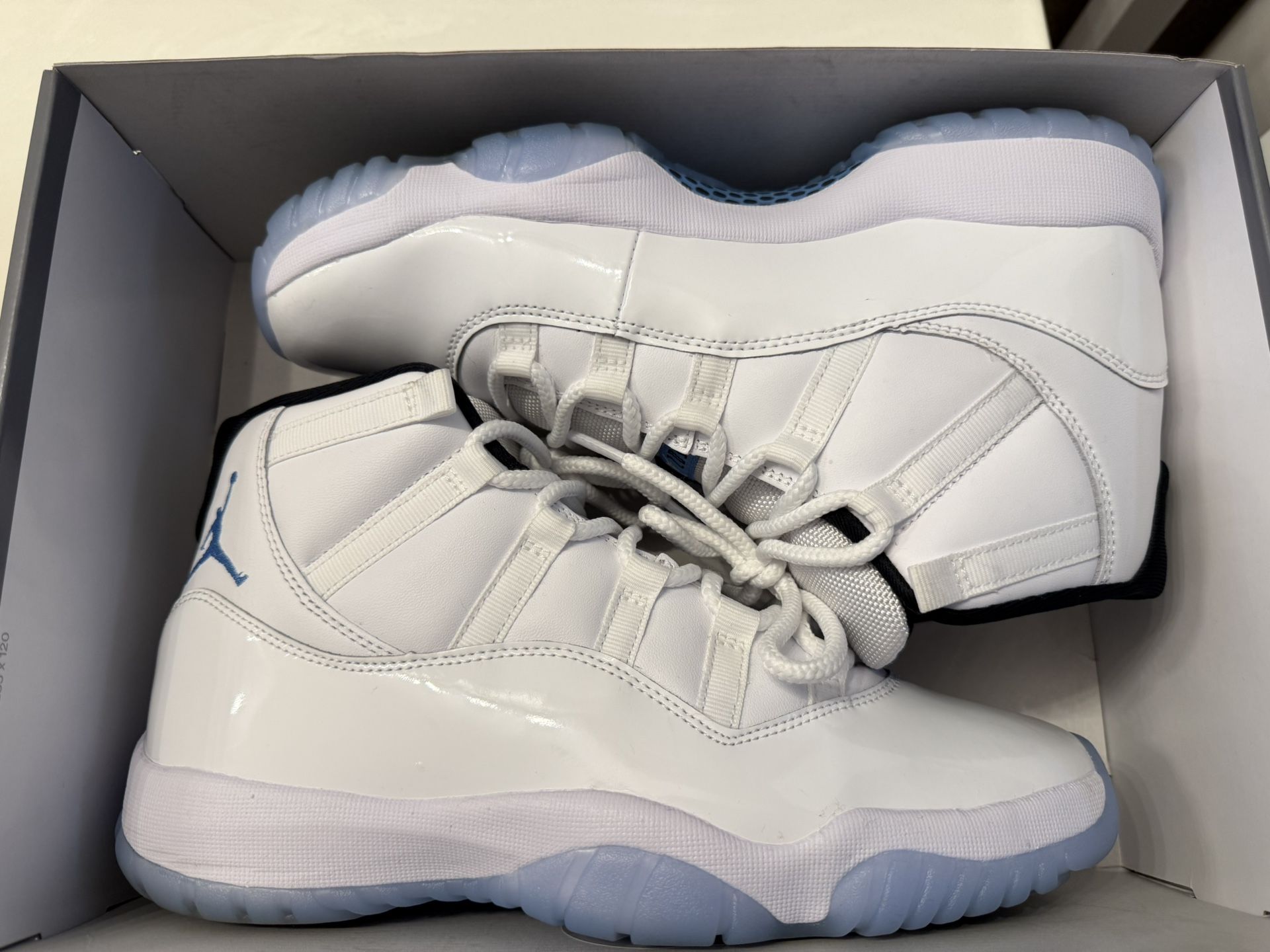 Jordan Retro 11 Size 9 Men's