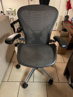 Genuine Herman Miller Aeron Office Desk Task Chair Polished Aluminum USED