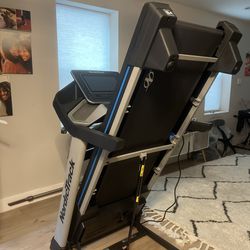 Brand New Nordictrack Treadmill 14i Smart Treadmill 