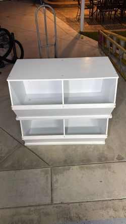 Overall dimensions of 37.25″ inches L x 19.25″ inches W x 17.25″ inches H