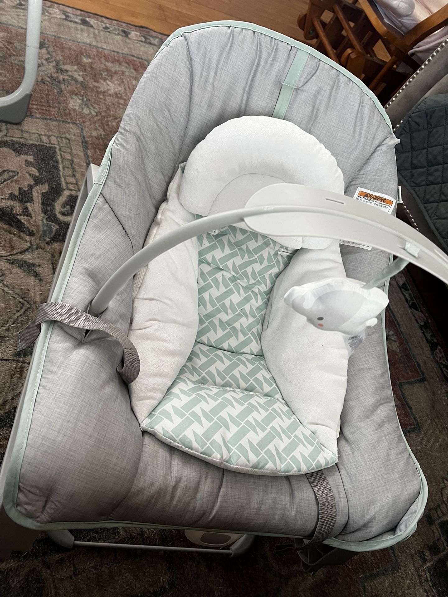 Bouncer/ Vibrating Chair 