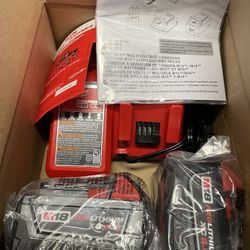 Milwaukee 48-59-1850 M18 18-Volt Lithium-Ion XC Starter Kit Battery and Charger
