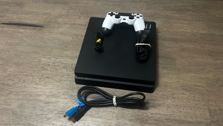 Sony PS4 Slim Bundle + Wireless Controller & Game – Excellent Condition